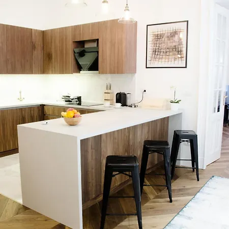 Luxury By Hi5 - Location 3-br Apartmán *