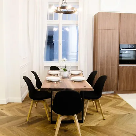 Luxury By Hi5 - Location 3-br