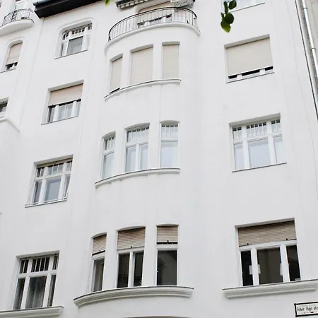 Luxury By Hi5 - Location 3-br Apartmán *