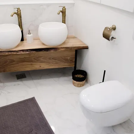 Luxury By Hi5 - Location 3-br דירה *