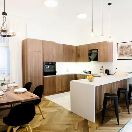 Luxury By Hi5 - Location 3-br *