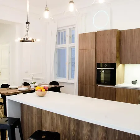 Luxury By Hi5 - Location 3-br