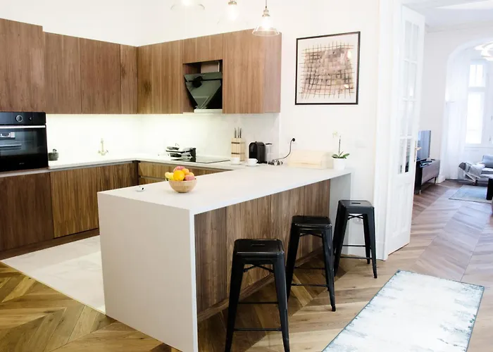 Luxury By Hi5 - Location 3-br Apartmán *