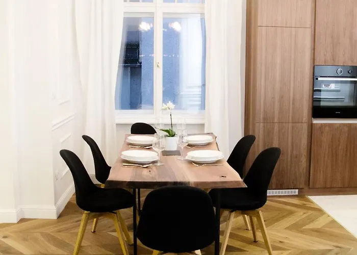 Luxury By Hi5 - Location 3-br