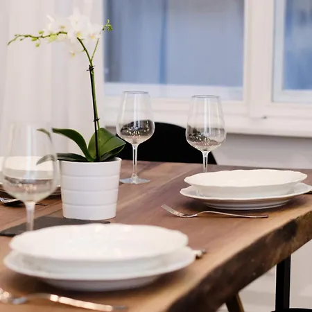 Luxury By Hi5 - Location 3-br Budapest