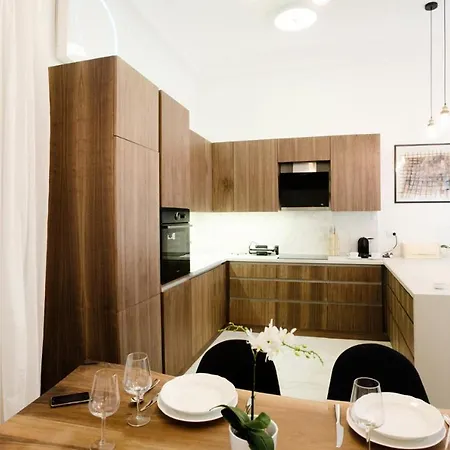 Luxury By Hi5 - Location 3-br 布达佩斯