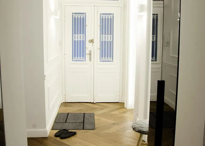 Luxury By Hi5 - Location 3-br *